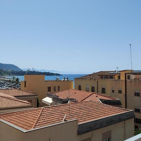 Casa Floridea -Mediterranea Sicilia Apt Cefalu Exterior photo