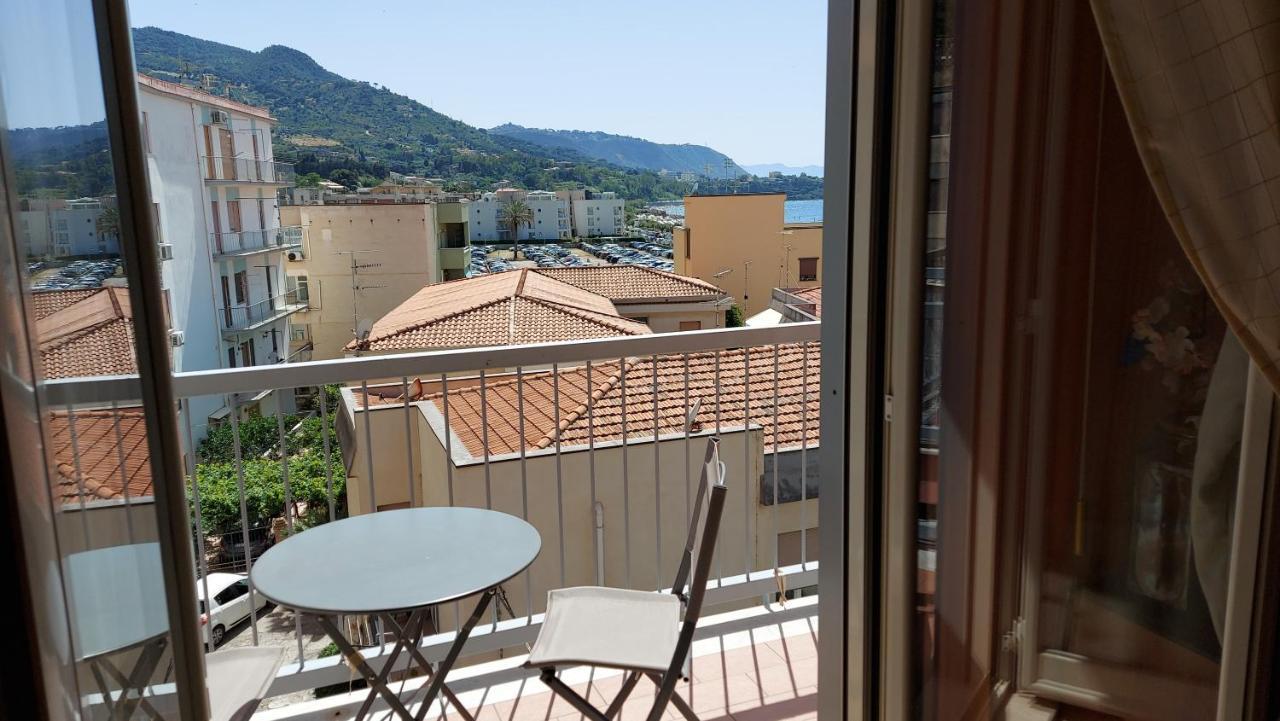 Casa Floridea -Mediterranea Sicilia Apt Cefalu Exterior photo